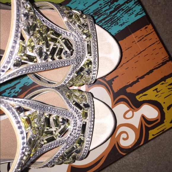 Zigi Soho Sunelle Pumps - Picture 7 of 7